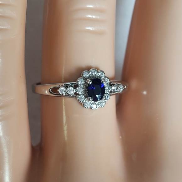 Sterling Silver Natural Sapphire Ring - Picture 5 of 8